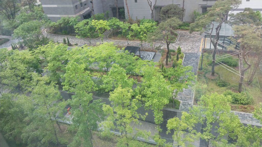 올림픽파크포레온 단지내 저층 전경